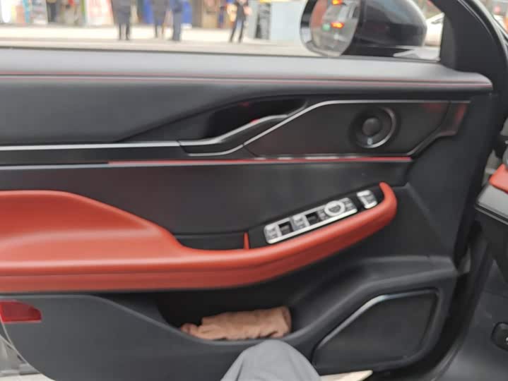 Фото 7 - Lincoln Z (Zephyr)