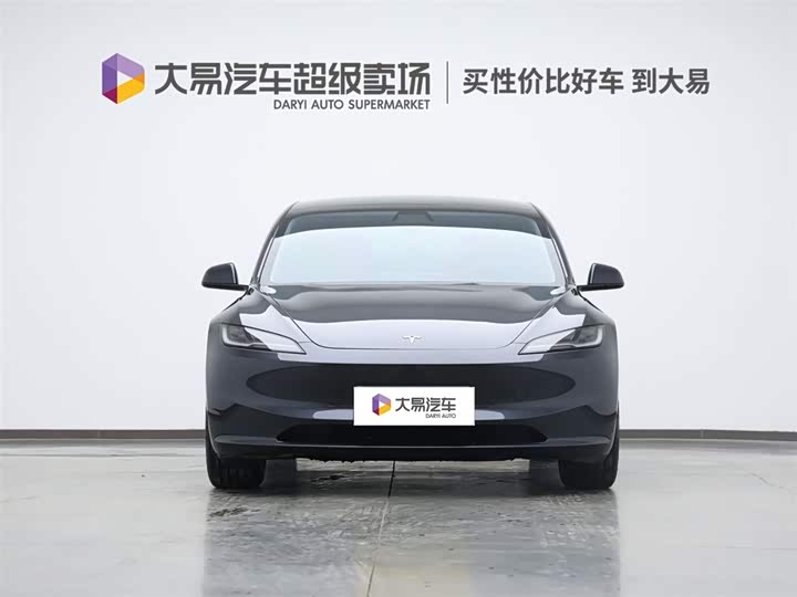 Фото 2 - Tesla Model 3