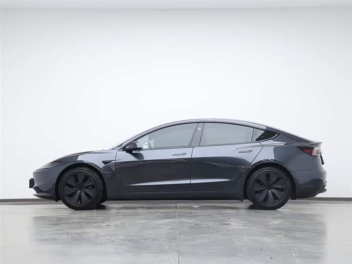 Фото 5 - Tesla Model 3