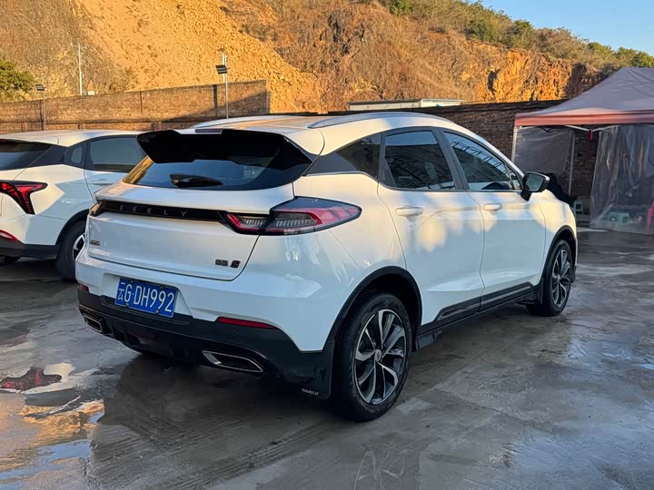 Фото 4 - Geely Emgrand GS