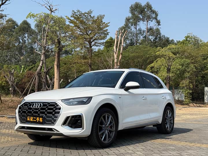 Фото 2 - Audi Q5L