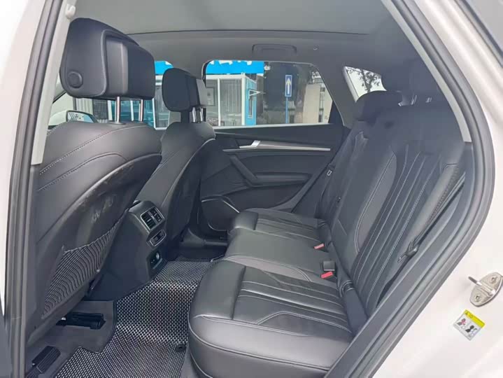Фото 3 - Audi Q5L