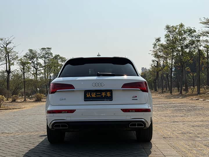 Фото 6 - Audi Q5L
