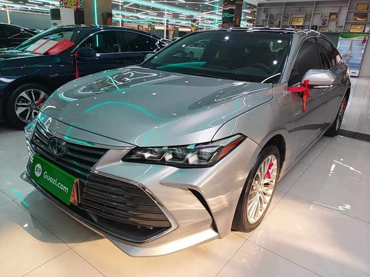 Фото 2 - Toyota Avalon