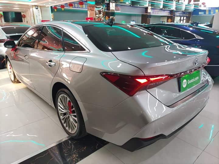 Фото 5 - Toyota Avalon