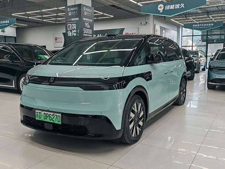 Фото 1 - Zeekr Mix