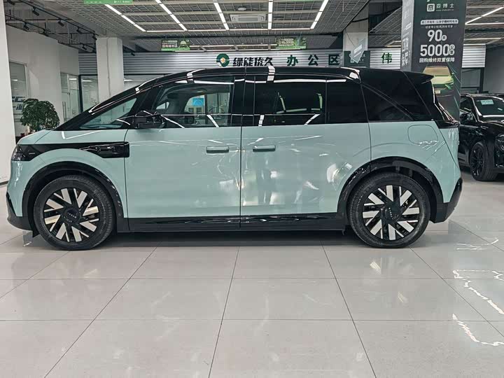 Фото 5 - Zeekr Mix