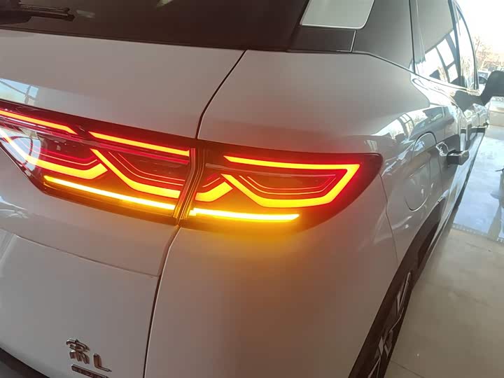 Фото 8 - BYD Song L DM-i Hybrid