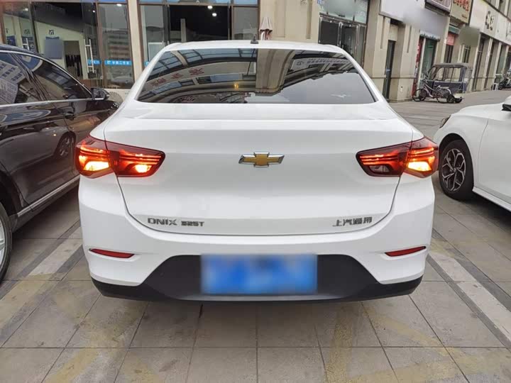 Фото 6 - Chevrolet Onix (Cavalier)