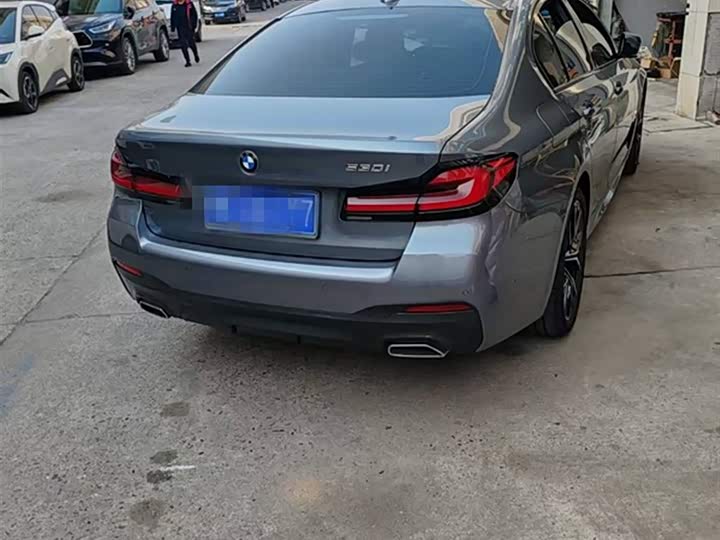 Фото 2 - BMW 5 Series