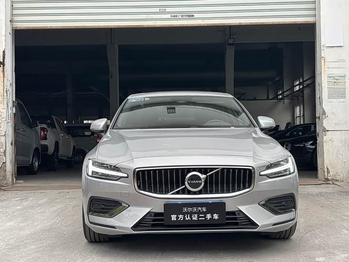 Фото 2 - Volvo S60