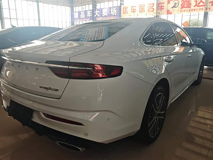 Фото 3 - Geely Preface