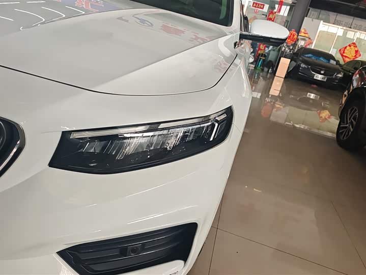 Фото 5 - Geely Preface