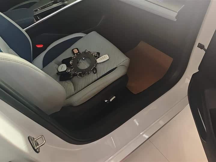 Фото 8 - Geely Preface