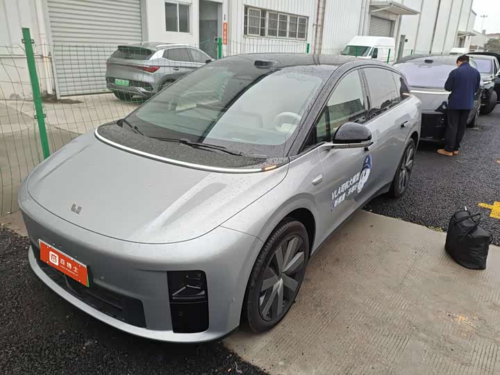 Фото 1 - LiXiang i6