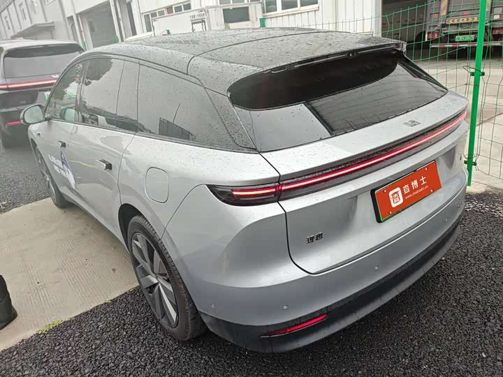 Фото 6 - LiXiang i6