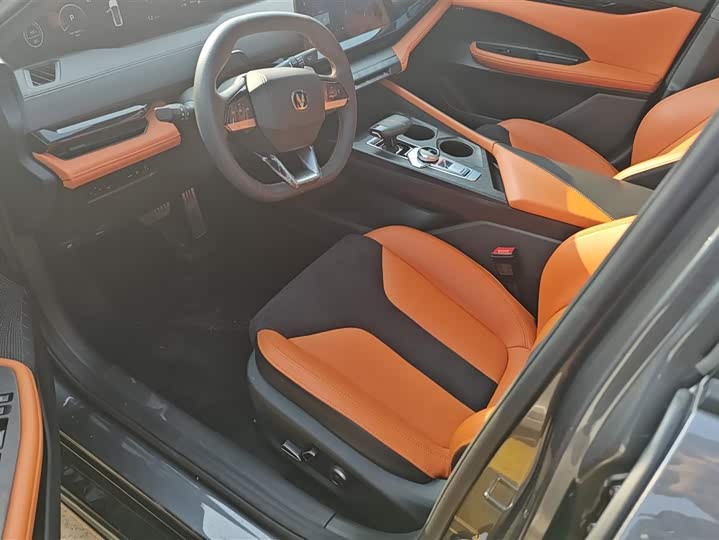 Фото 9 - Changan UNI-V