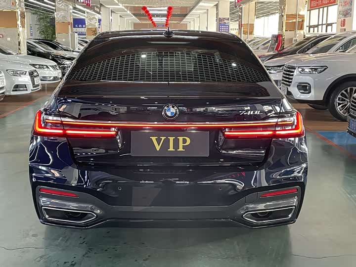 Фото 3 - BMW 7 Series