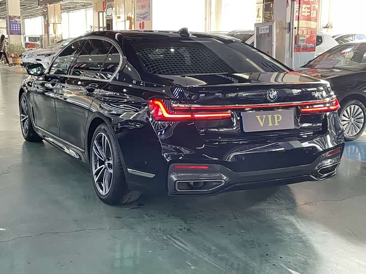 Фото 4 - BMW 7 Series