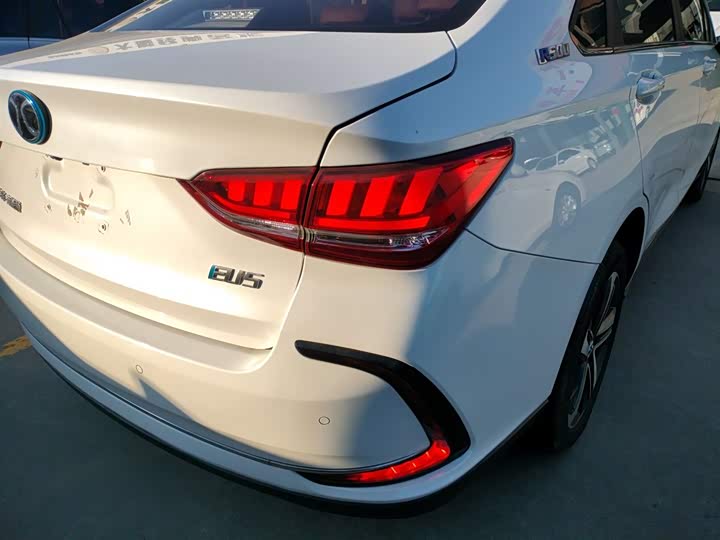 Фото 8 - Beijing EU5