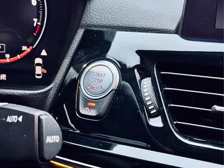 Фото 5 - BMW 1 Series