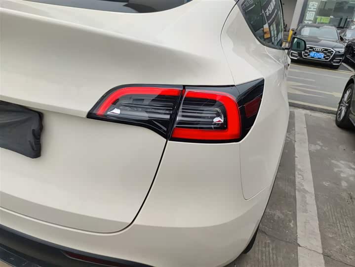 Фото 8 - Tesla Model Y