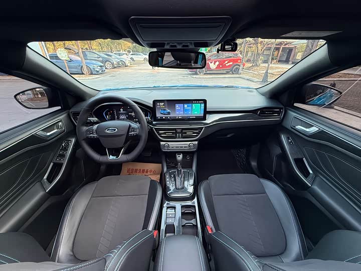 Фото 5 - Ford Focus