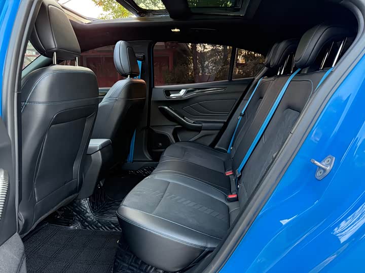 Фото 6 - Ford Focus