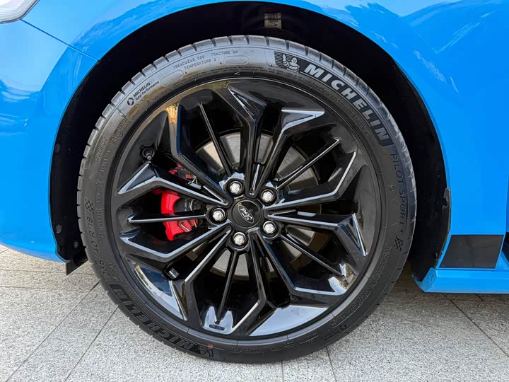 Фото 9 - Ford Focus