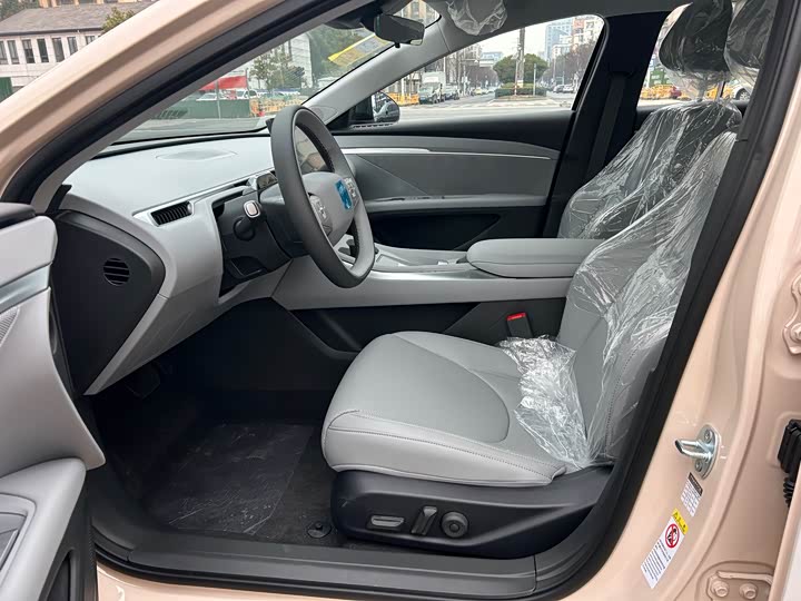 Фото 6 - XPeng Mona M03