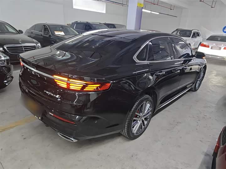 Фото 7 - Geely Preface