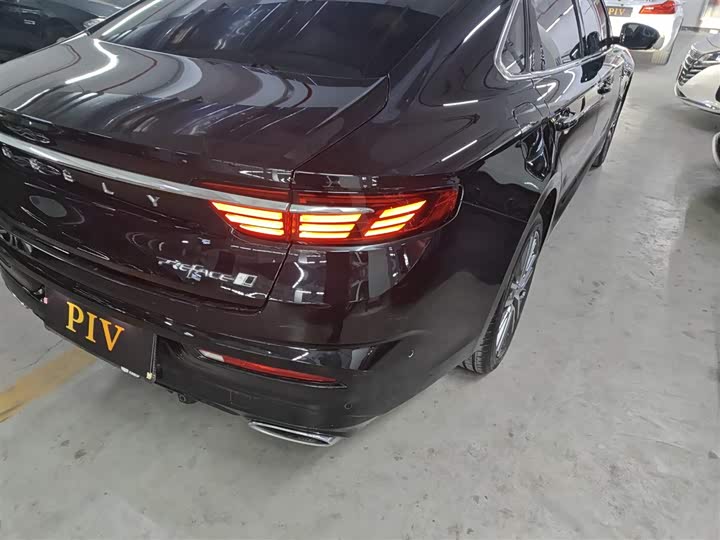 Фото 8 - Geely Preface