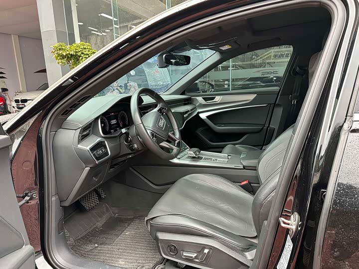 Фото 6 - Audi A6L