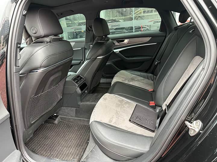 Фото 7 - Audi A6L