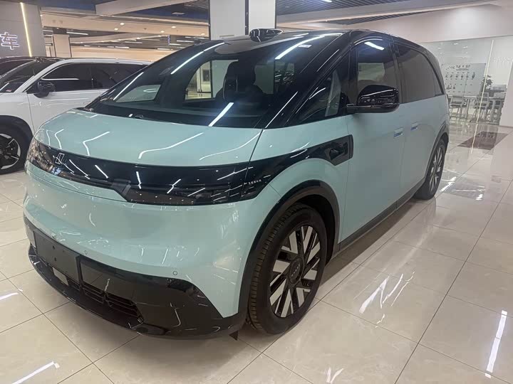 Фото 1 - Zeekr Mix