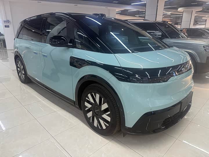 Фото 3 - Zeekr Mix