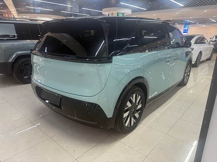 Фото 4 - Zeekr Mix