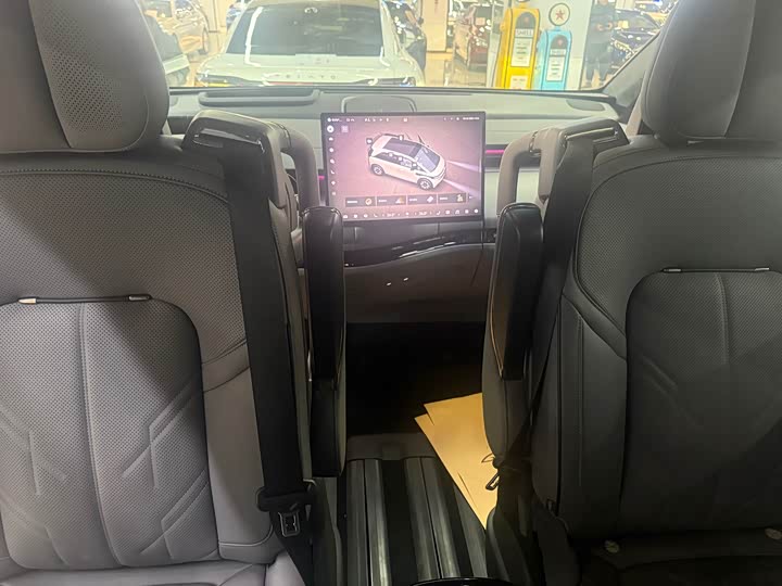 Фото 8 - Zeekr Mix