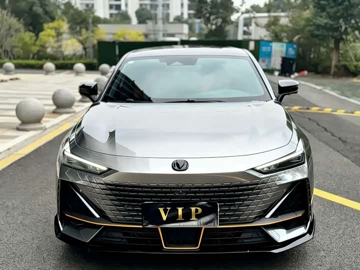 Фото 2 - Changan UNI-V