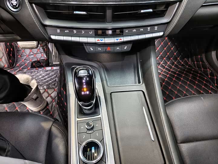 Фото 9 - Cadillac CT5