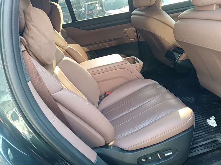 Фото 7 - Nio ES8