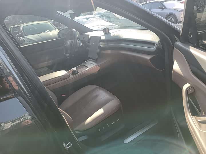 Фото 8 - Nio ES8