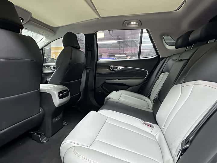 Фото 6 - GAC Aion V