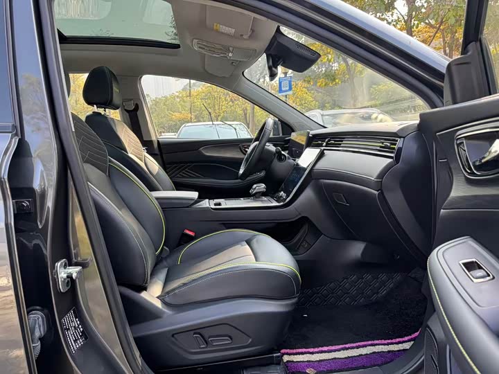 Фото 6 - Roewe RX5