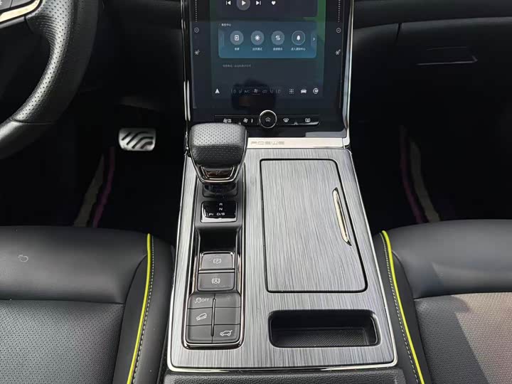 Фото 8 - Roewe RX5