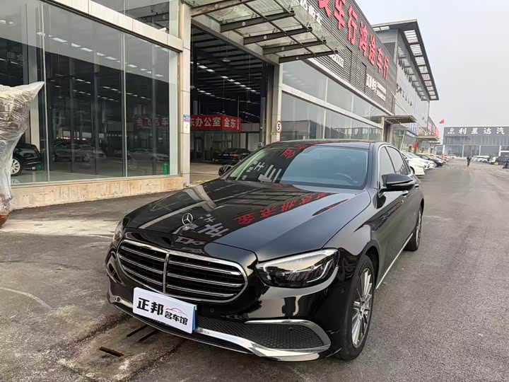 Фото 1 - Mercedes-Benz E-Class