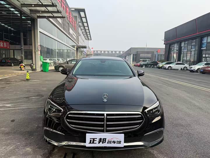 Фото 2 - Mercedes-Benz E-Class