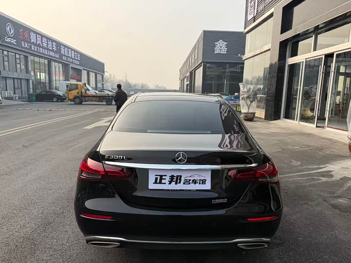 Фото 4 - Mercedes-Benz E-Class