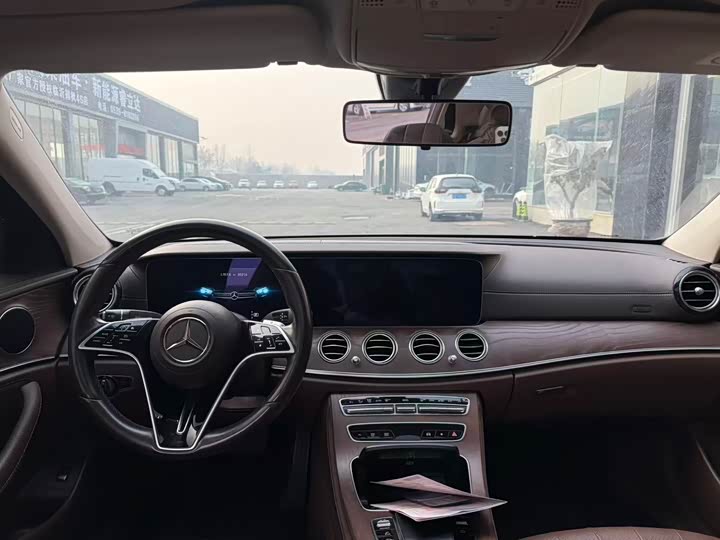Фото 8 - Mercedes-Benz E-Class