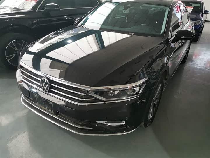 Фото 2 - Volkswagen Magotan